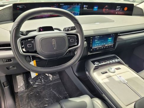 New 2026 Lincoln Navigator L Reserve AWD/4WD image 12