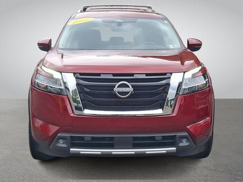 Used 2022 Nissan Pathfinder SL image 2