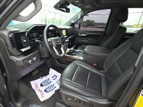 Used 2024 GMC Sierra 1500 SLT w/ SLT Convenience Package image 9