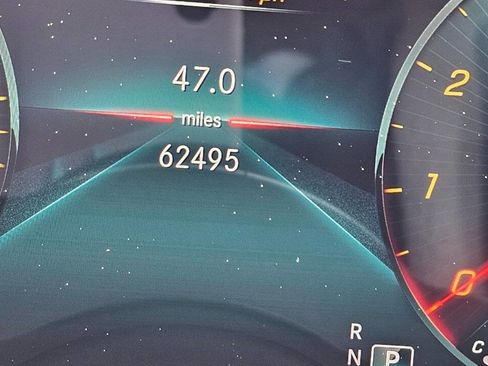 Used 2020 Mercedes-Benz GLB 250 w/ Premium Package image 16