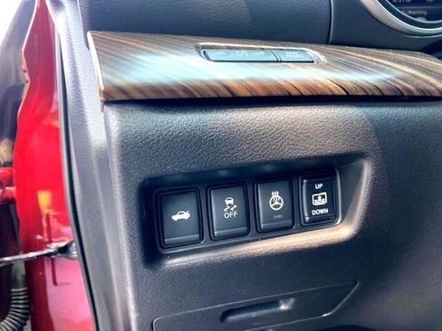 Used 2017 Nissan Maxima Platinum image 17