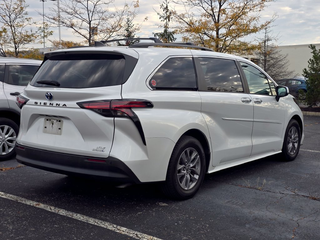 Used 2022 Toyota Sienna XLE w/ XLE Plus Package FWD image 8