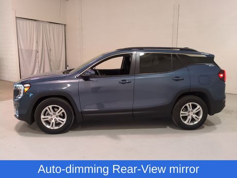 Used 2024 GMC Terrain SLE w/ Driver Convenience Package FWD image 6
