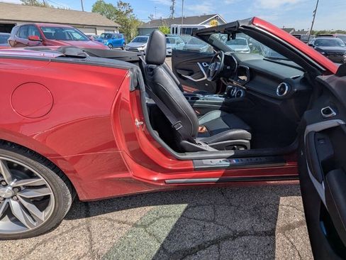 Used 2017 Chevrolet Camaro LT RWD image 17