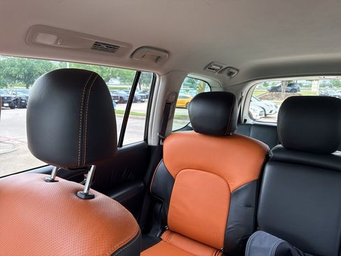 Used 2022 Nissan Armada SV AWD/4WD image 7