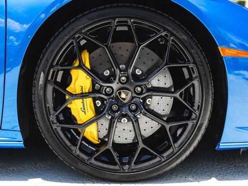 Used 2023 Lamborghini Huracan EVO AWD/4WD image 42