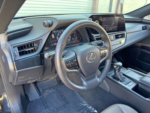 Used 2022 Lexus ES 350 w/ Premium Package FWD image 11