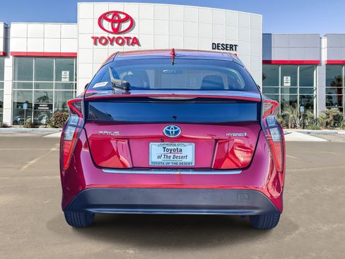 Used 2016 Toyota Prius Four w/ Advanced Technology Package image 6
