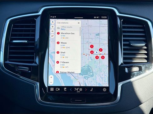 Used 2025 Volvo XC90 B5 Plus w/ Protection Package Premier image 32