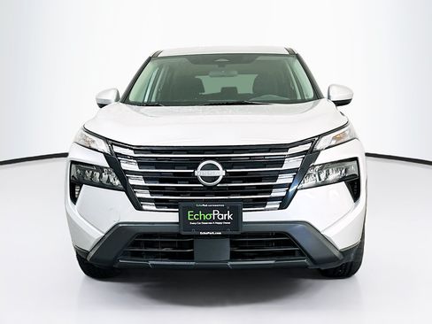 Used 2025 Nissan Rogue SV AWD/4WD image 2