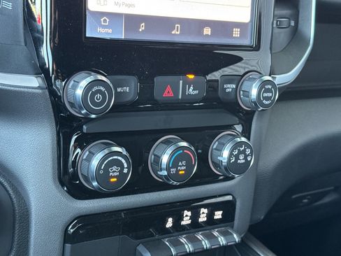 New 2026 RAM 1500 Express AWD/4WD image 18