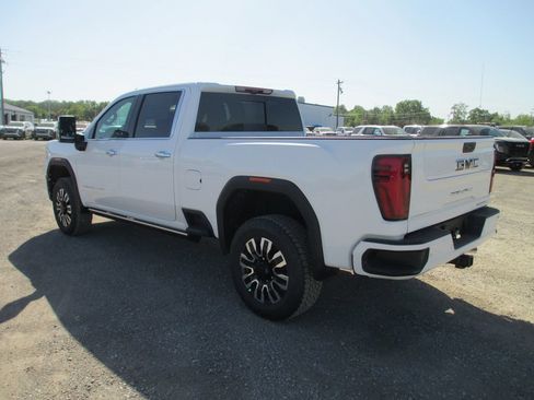 New 2026 GMC Sierra 2500 Denali Ultimate AWD/4WD image 7