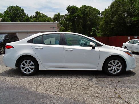 Used 2021 Toyota Corolla LE FWD image 11