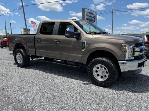 Used 2019 Ford F250 XL w/ STX Appearance Package AWD/4WD image 2