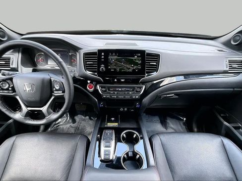 Used 2024 Honda Passport Black Edition image 16