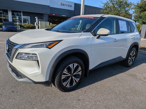 Certified 2023 Nissan Rogue SV FWD image 8
