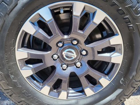 Used 2016 Nissan Titan SV AWD/4WD image 15