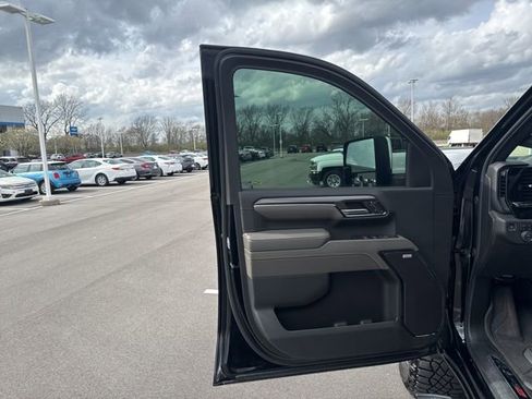 Used 2024 Chevrolet Silverado 2500 ZR2 image 15