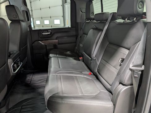 Used 2022 GMC Sierra 3500 Denali w/ Denali Ultimate Package AWD/4WD image 18