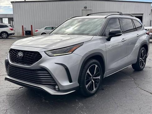 Used 2022 Toyota Highlander XSE image 5