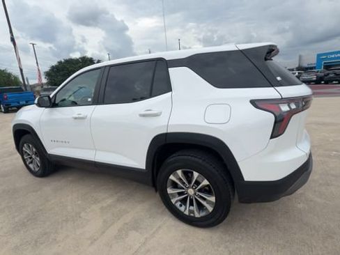 Used 2026 Chevrolet Equinox LT FWD image 6