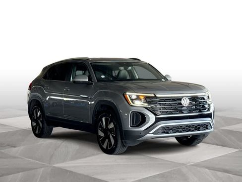 Certified 2024 Volkswagen Atlas Cross Sport SE FWD image 2