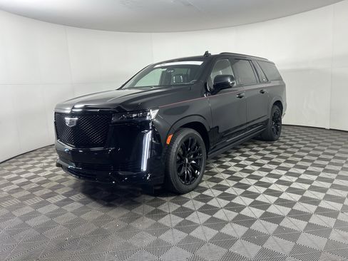 Used 2023 Cadillac Escalade ESV Sport w/ LPO, ONYX Package image 3