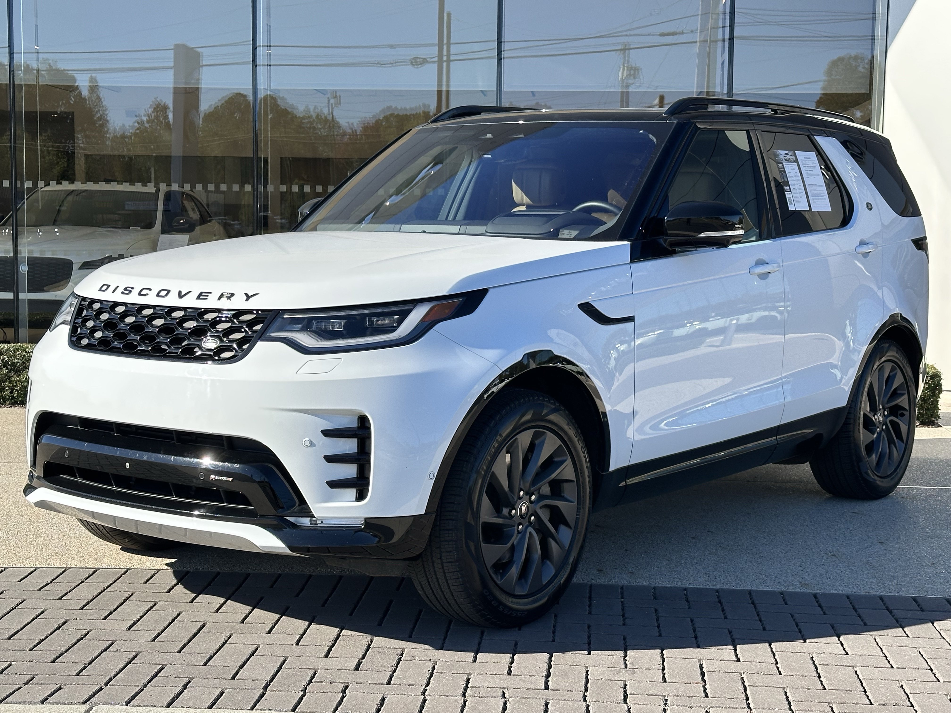Certified 2023 Land Rover Discovery S R-Dynamic AWD/4WD image 1
