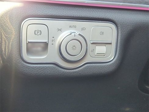 Used 2021 Mercedes-Benz GLE 350 4MATIC image 18