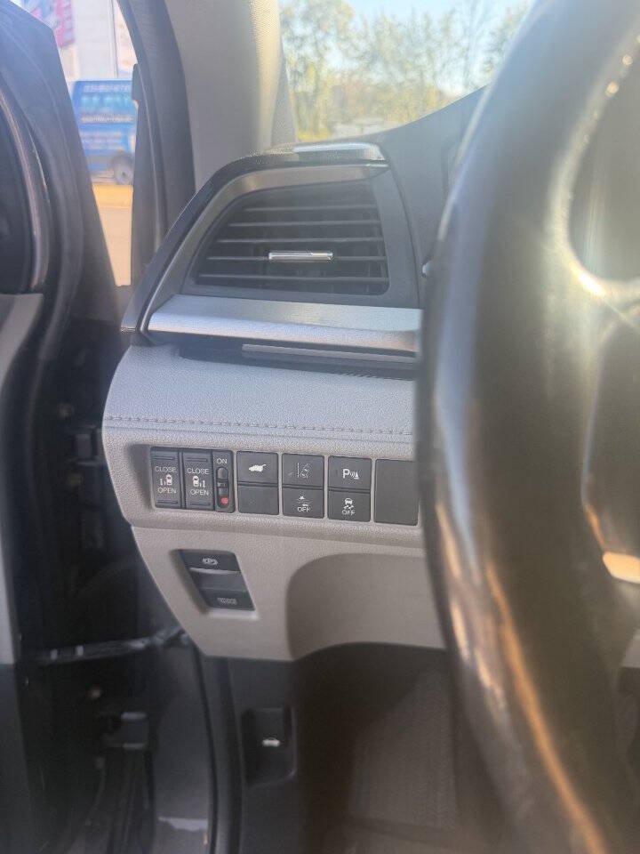 Used 2018 Honda Odyssey Elite image 8