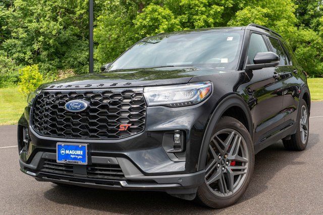 Used 2025 Ford Explorer ST AWD/4WD image 1