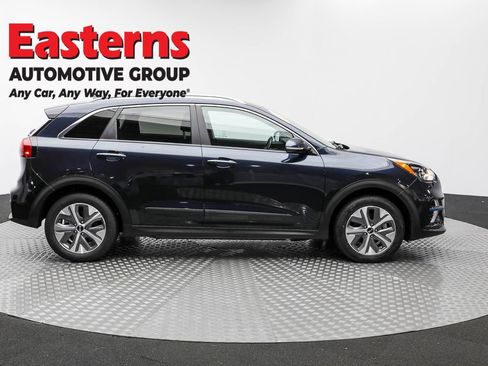 Used 2021 Kia Niro EX w/ Cold Weather Package image 4