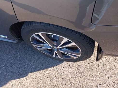 Used 2020 Nissan Pathfinder Platinum w/ Cargo Package image 14