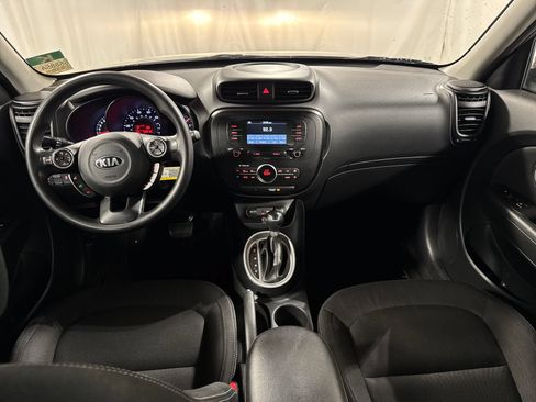 Used 2017 Kia Soul + FWD image 4