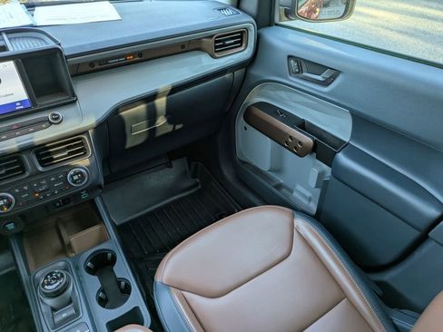 Used 2022 Ford Maverick Lariat w/ Lariat Luxury Package image 17