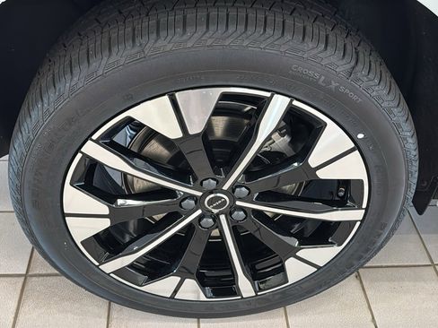 New 2026 Volvo XC60 T8 Plus w/ Climate Package AWD/4WD image 31