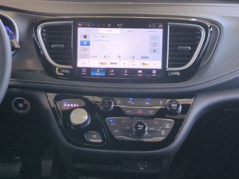 New 2026 Chrysler Pacifica Select image 19