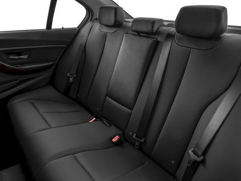 Used 2016 BMW 320i xDrive Sedan AWD/4WD image 13