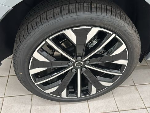 New 2026 Volvo XC60 B5 Ultra w/ Protection Package Premier image 31