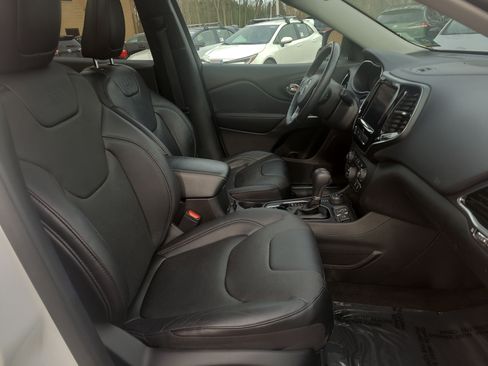 Used 2020 Jeep Cherokee Limited image 18