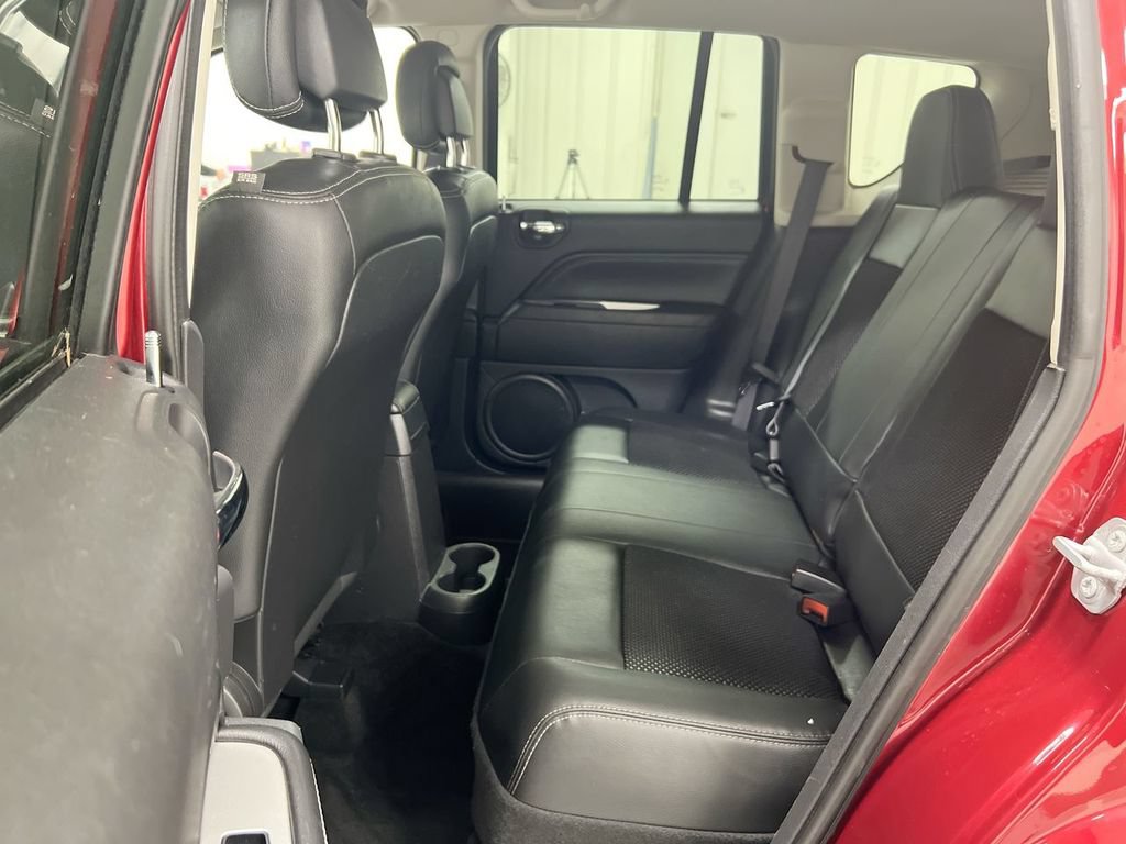 Used 2017 Jeep Compass Latitude FWD image 21
