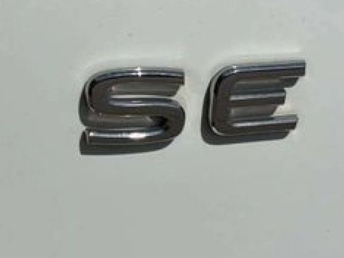 Used 2022 Volkswagen Tiguan SE AWD/4WD image 24