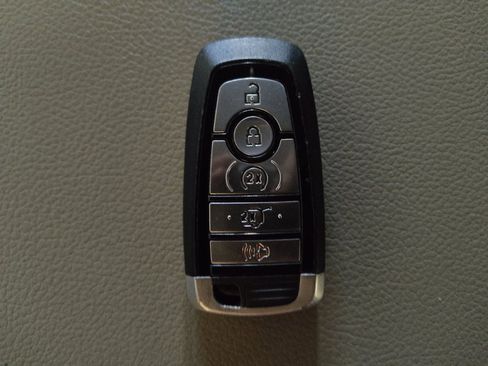 Used 2021 Ford Expedition Max XLT RWD image 32