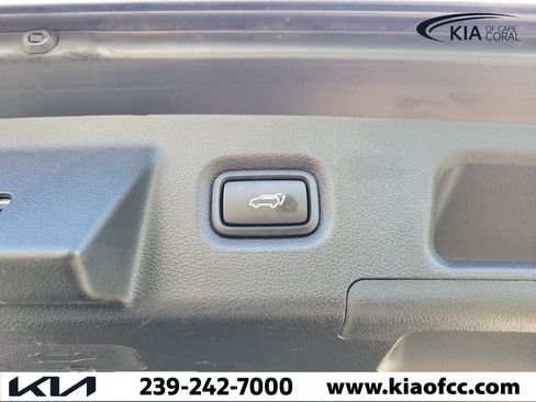 Used 2023 Hyundai Santa Fe SEL w/ Premium Package FWD image 11