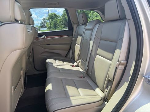 Used 2011 Jeep Grand Cherokee Overland AWD/4WD image 35