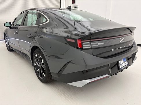 Used 2025 Hyundai Sonata SEL FWD image 19