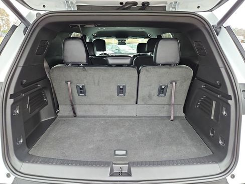 Used 2024 Chevrolet Traverse LT image 30