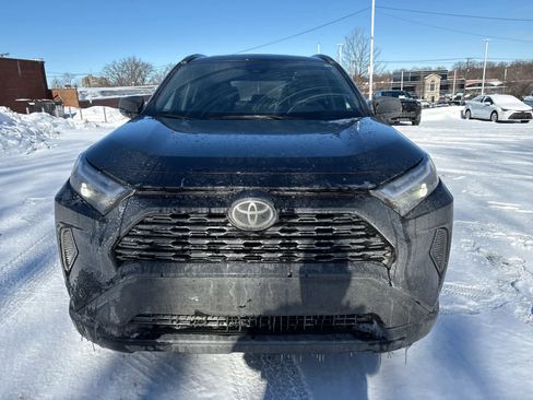 Used 2022 Toyota RAV4 XLE w/ Convenience Package image 11