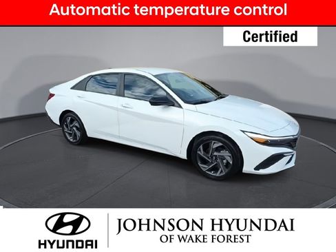Certified 2025 Hyundai Elantra SEL image 2