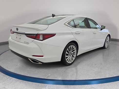 Used 2022 Lexus ES 350 Ultra Luxury w/ Accessory Package 2 FWD image 5